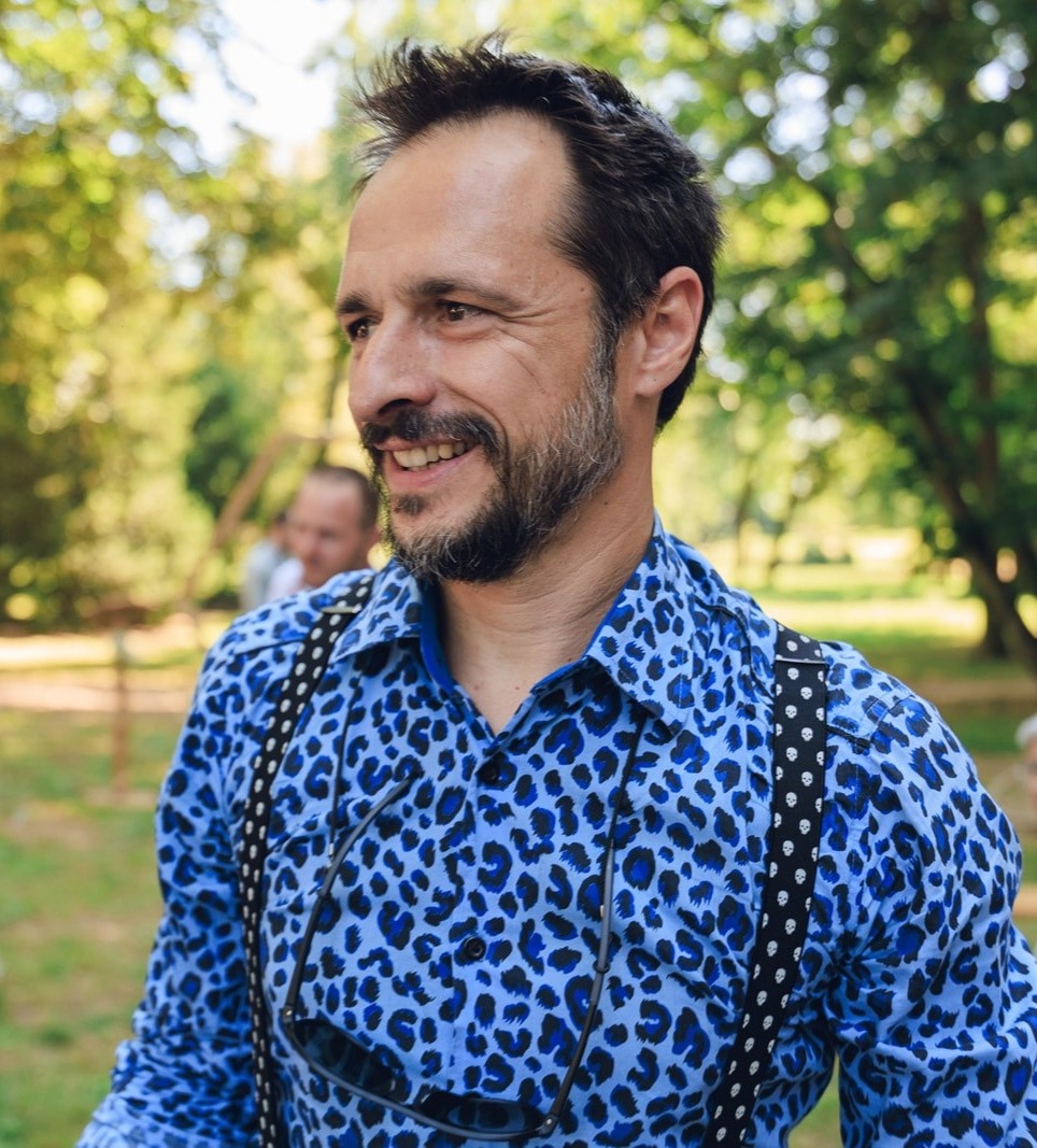 Profil de Adham, 49 ans, Club Rencontre à Zignau