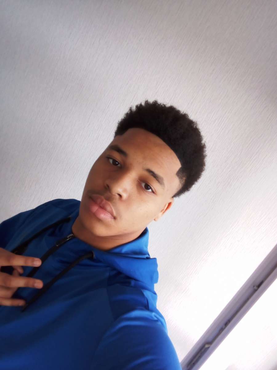 Profil de Djan, 21 ans, Club Rencontre à Bex