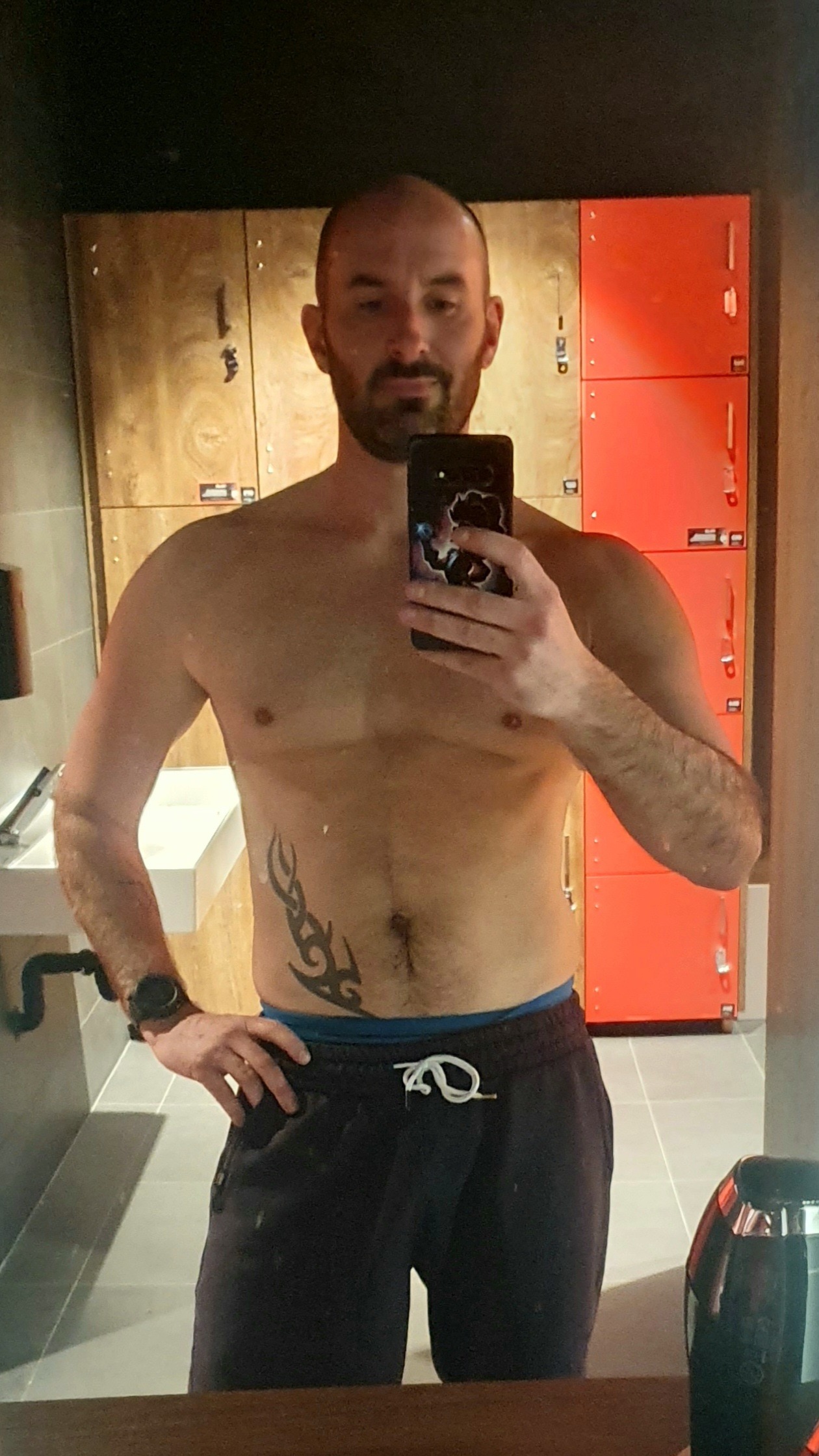 Profil de Eldar, 37 ans, Club Rencontre à Randogne