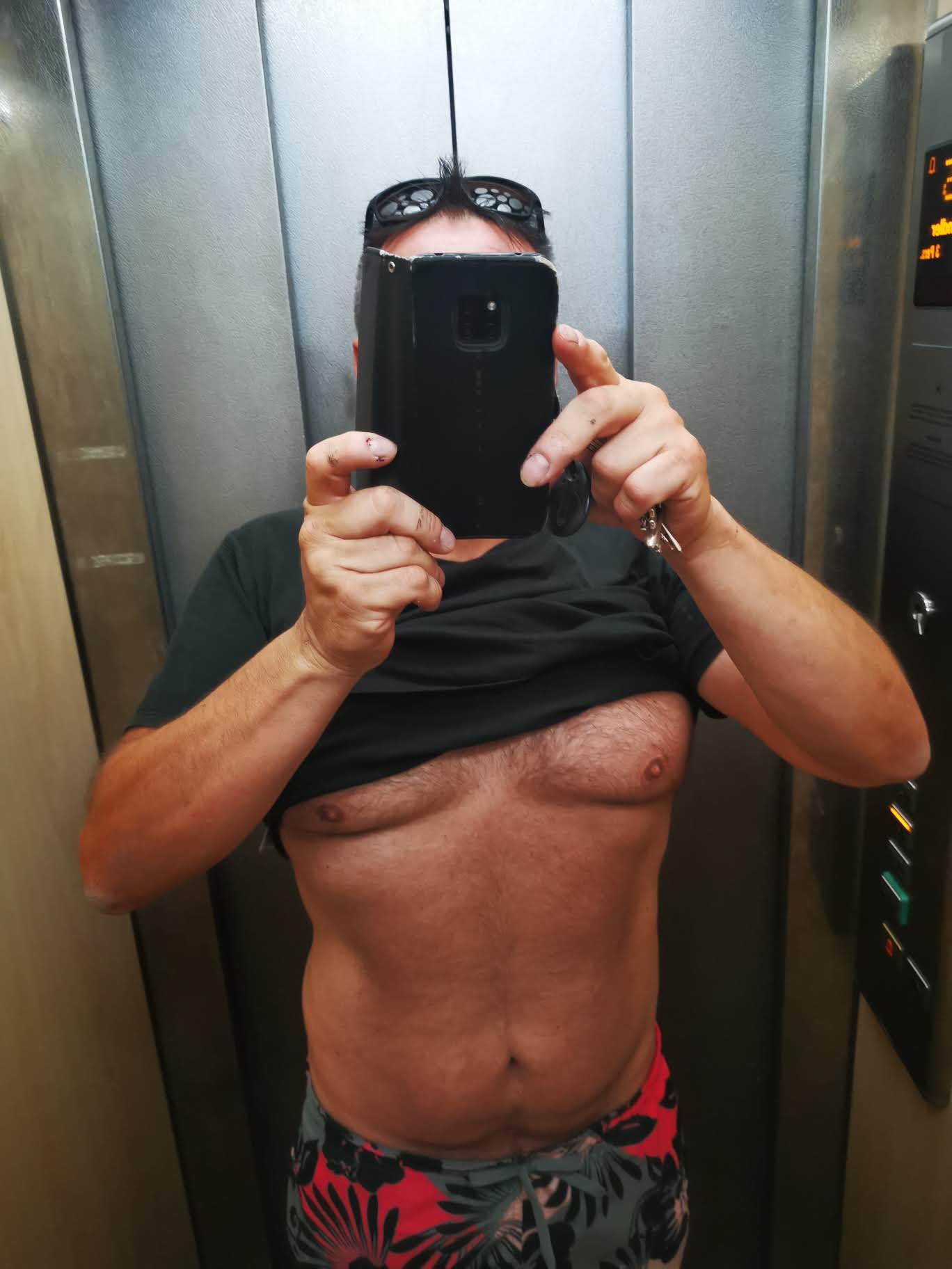Profil de Malek, 54 ans, Club Rencontre à Segnas