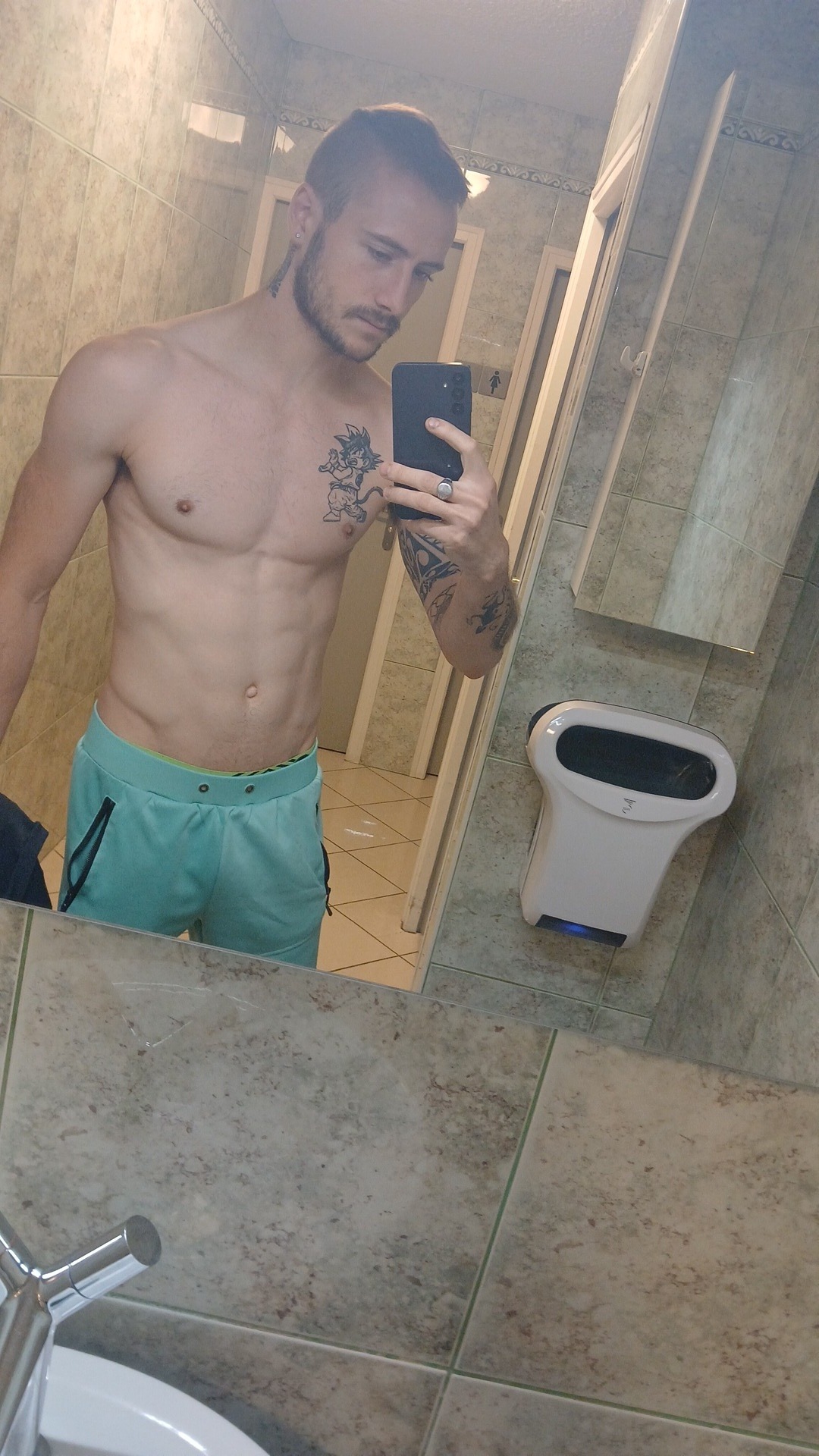 Profil de Nicodem, 26 ans, Club Rencontre à Coldrerio